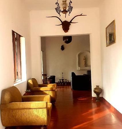 Don'S Lounge & Villa Канди Екстериор снимка