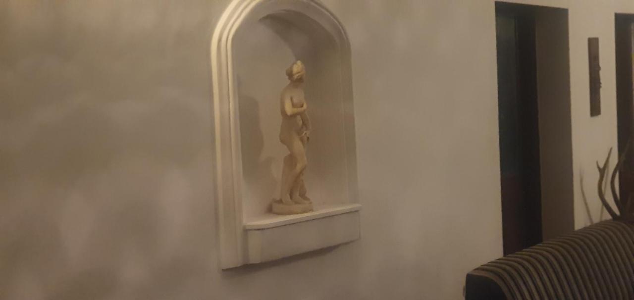 Don'S Lounge & Villa Канди Екстериор снимка